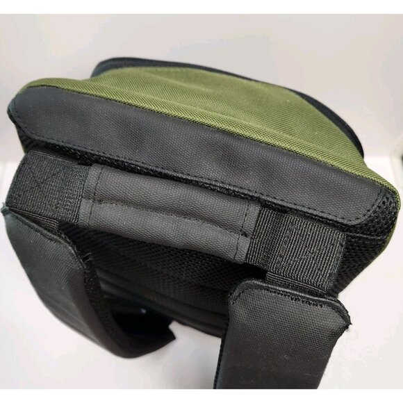 NWT Moleskine Nomad Medium Backpack Bag Padded Unisex Green - Picture 7 of 16